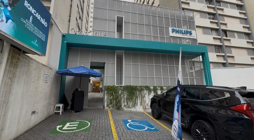 43 anos cuidando de nariz, ouvido e garganta em São Paulo. A Otorhinus nasceu para fazer o exame que ninguém fazia. Quatro décadas depois, continua com a mesma lógica: diagnóstico preciso primeiro, tratamento depois.